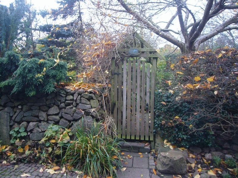 Street entrance to garden