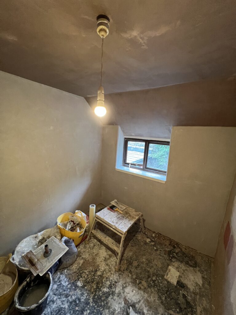 Finish coat on the walls, ceiling skimmed