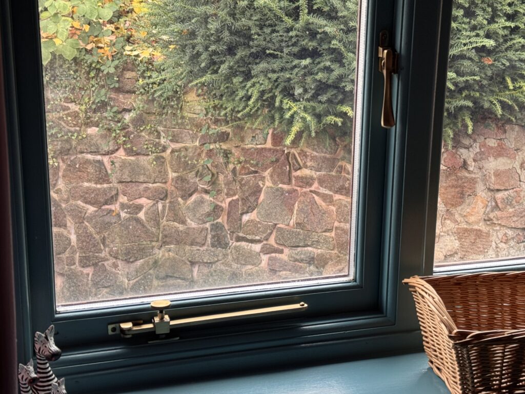 SHD window furniture